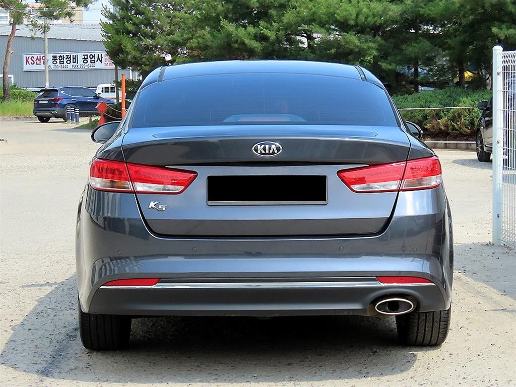 Kia K5 — photo 04