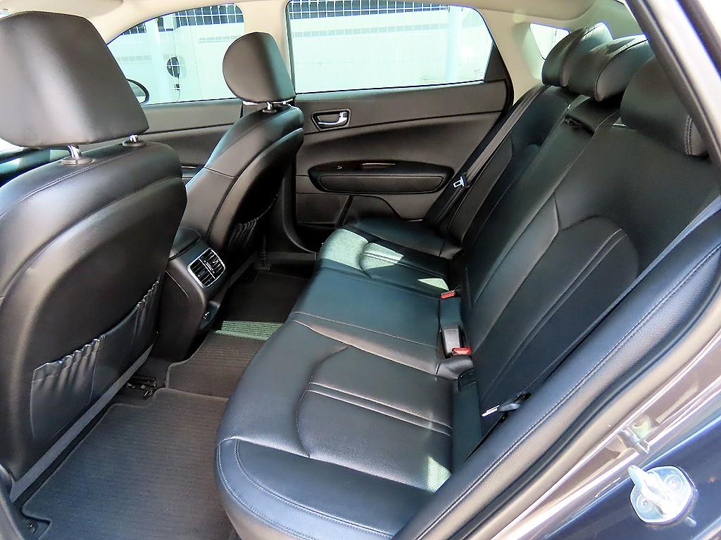 Kia K5 — photo 06