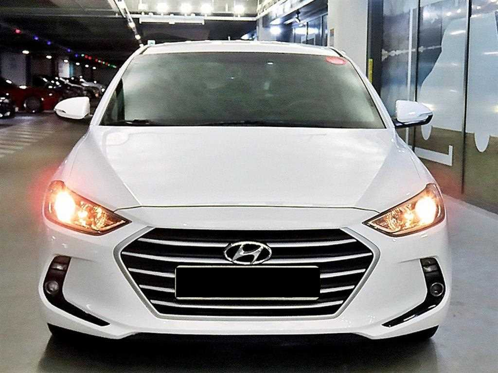 Hyundai Avante — photo 02