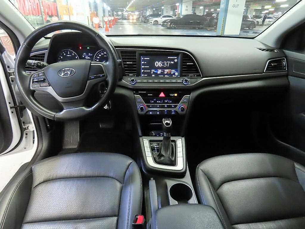 Hyundai Avante — photo 10