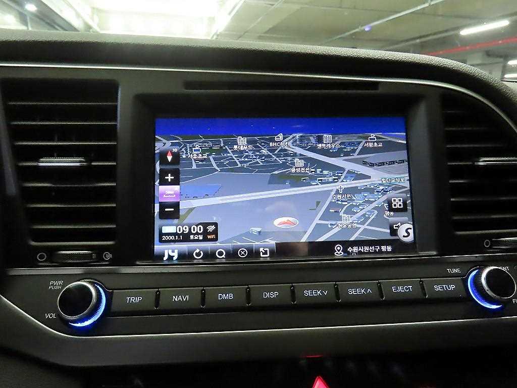 Hyundai Avante — photo 13