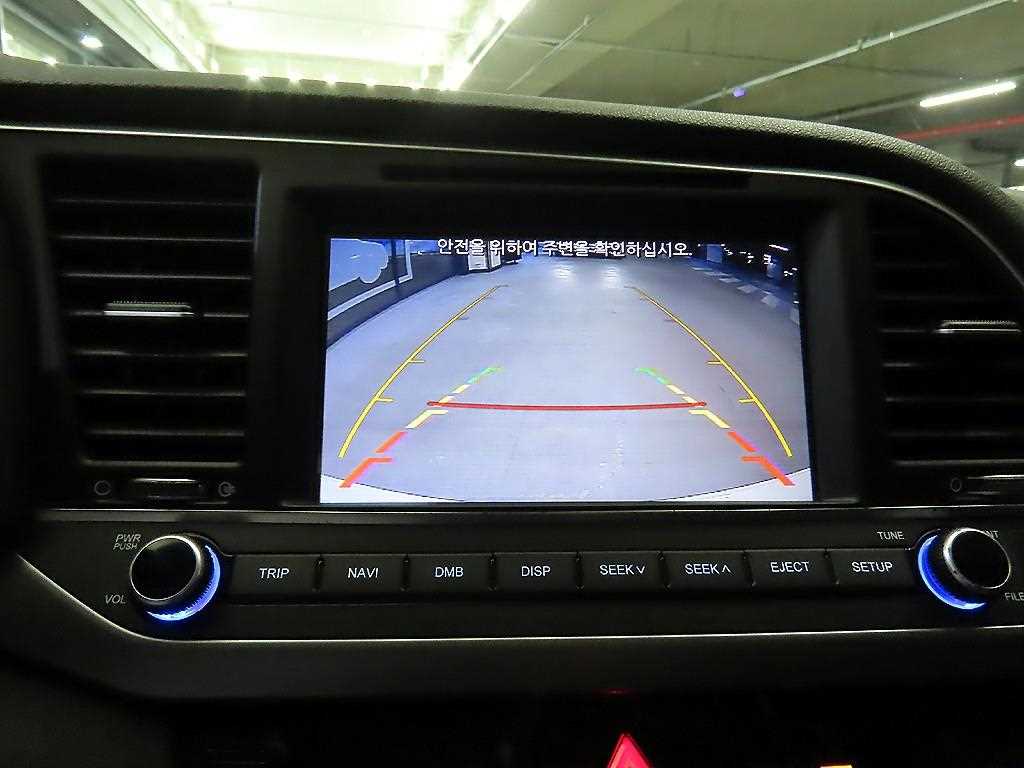 Hyundai Avante — photo 14