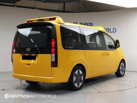 Hyundai Staria — photo 02