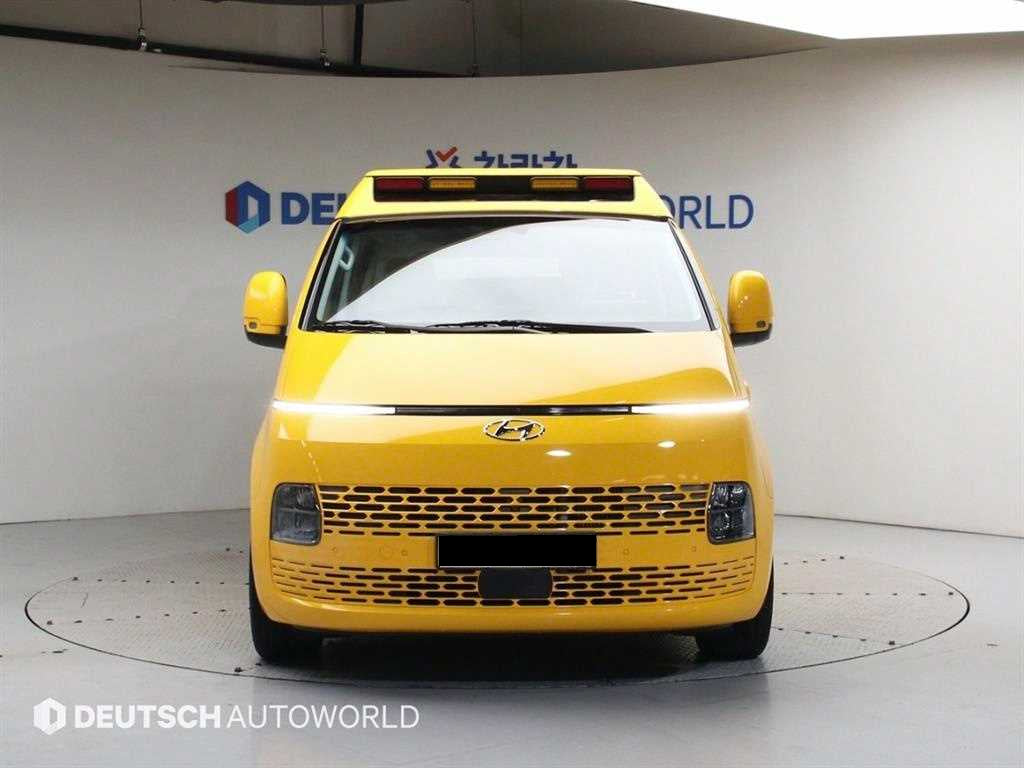 Hyundai Staria — photo 03