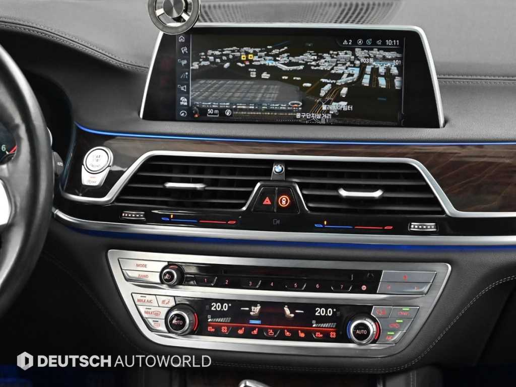 BMW 7-Series — photo 14