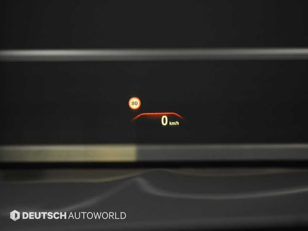 BMW 7-Series — photo 17