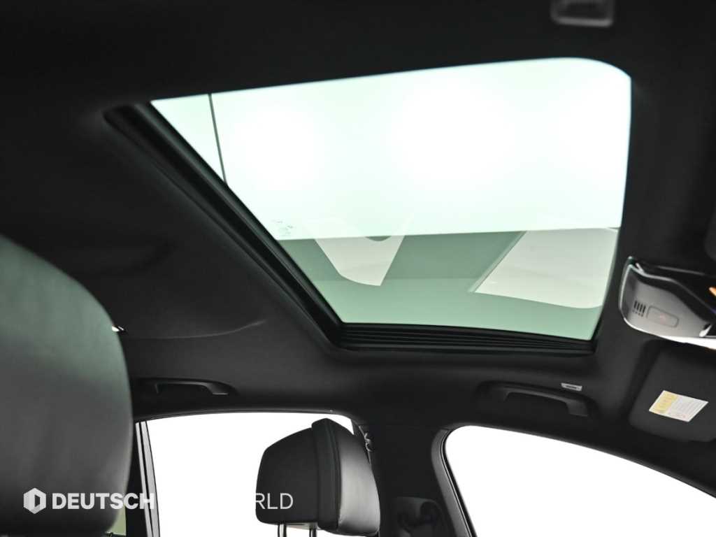 BMW 7-Series — photo 18
