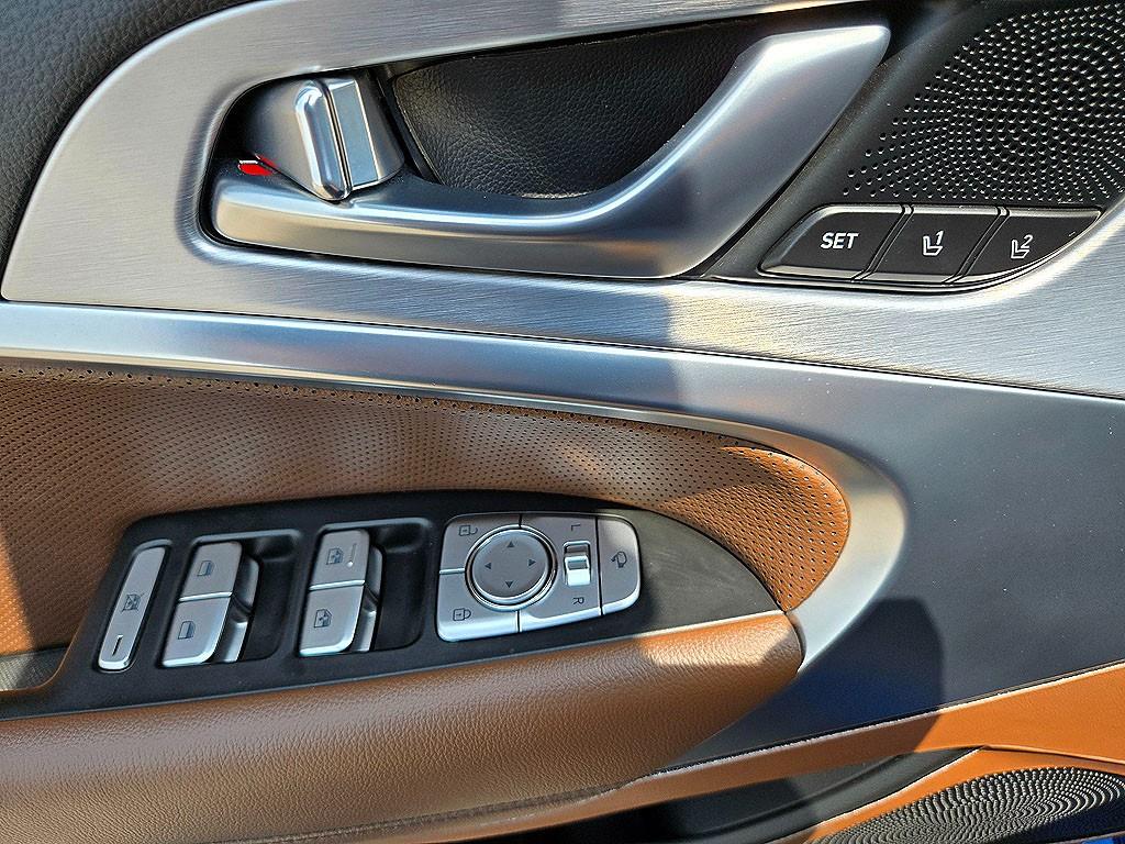 Genesis G70 — photo 12