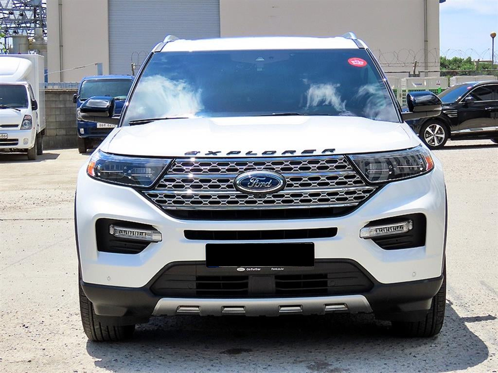 Ford Explorer — photo 01