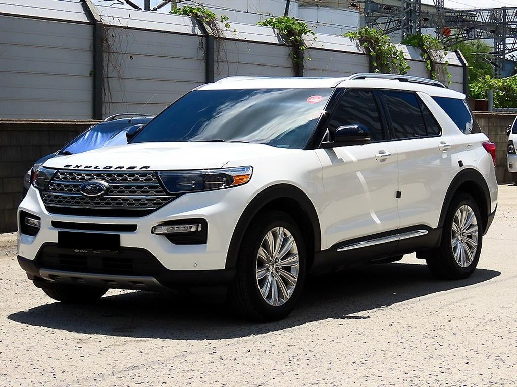 Ford Explorer — photo 02
