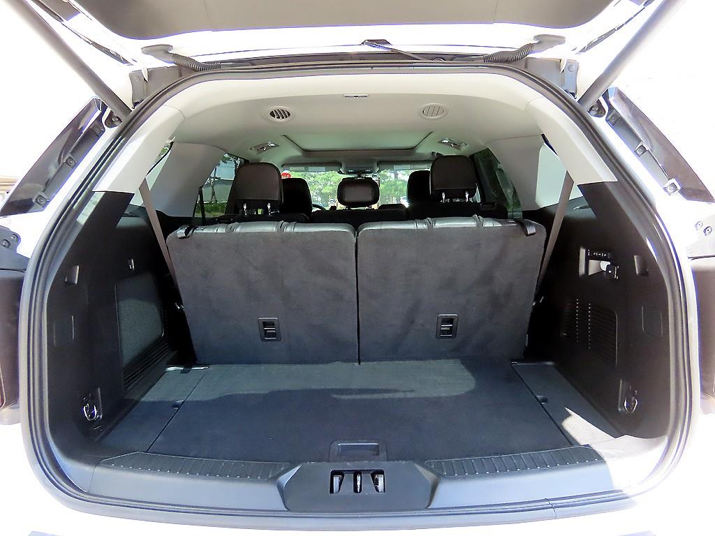 Ford Explorer — photo 17