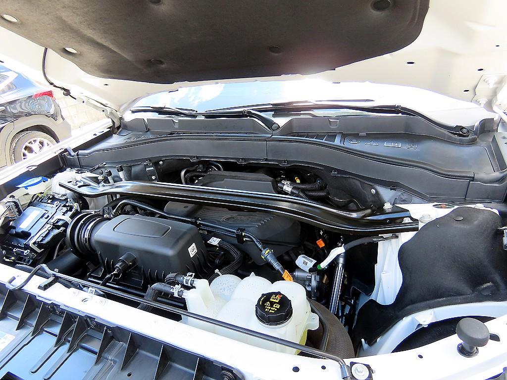 Ford Explorer — photo 19
