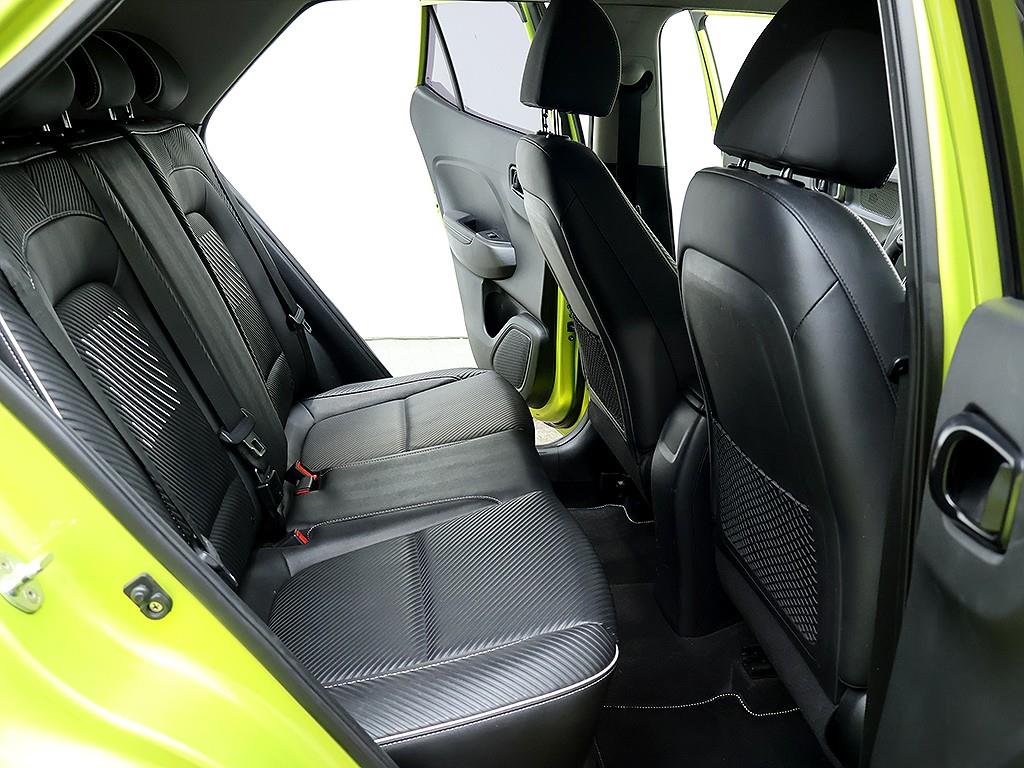 Hyundai Venue — photo 12