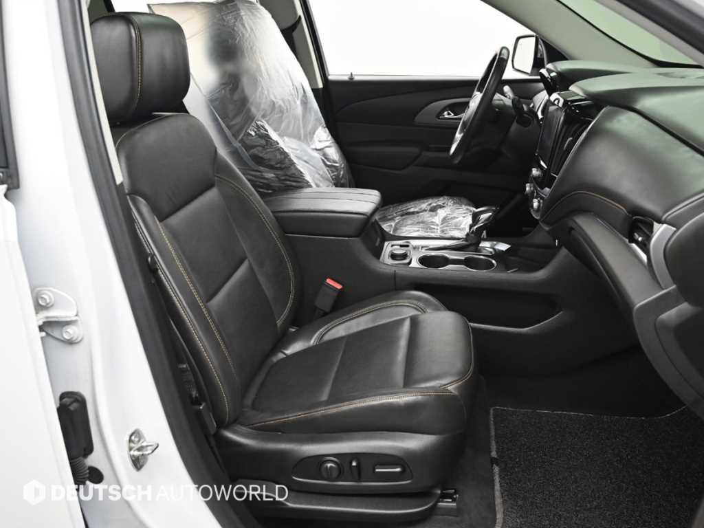 CHEVROLET Traverse — photo 10