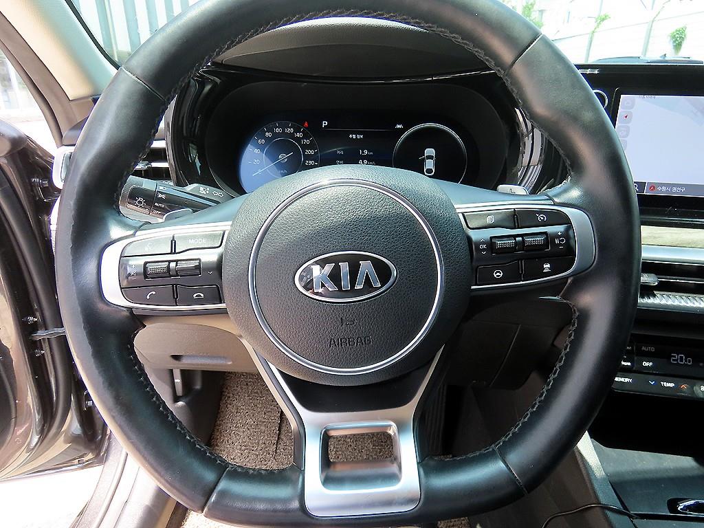 Kia K5 — photo 08
