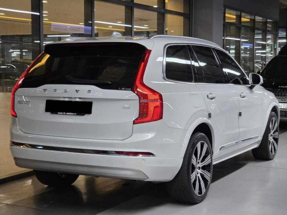 Volvo XC90 — photo 02