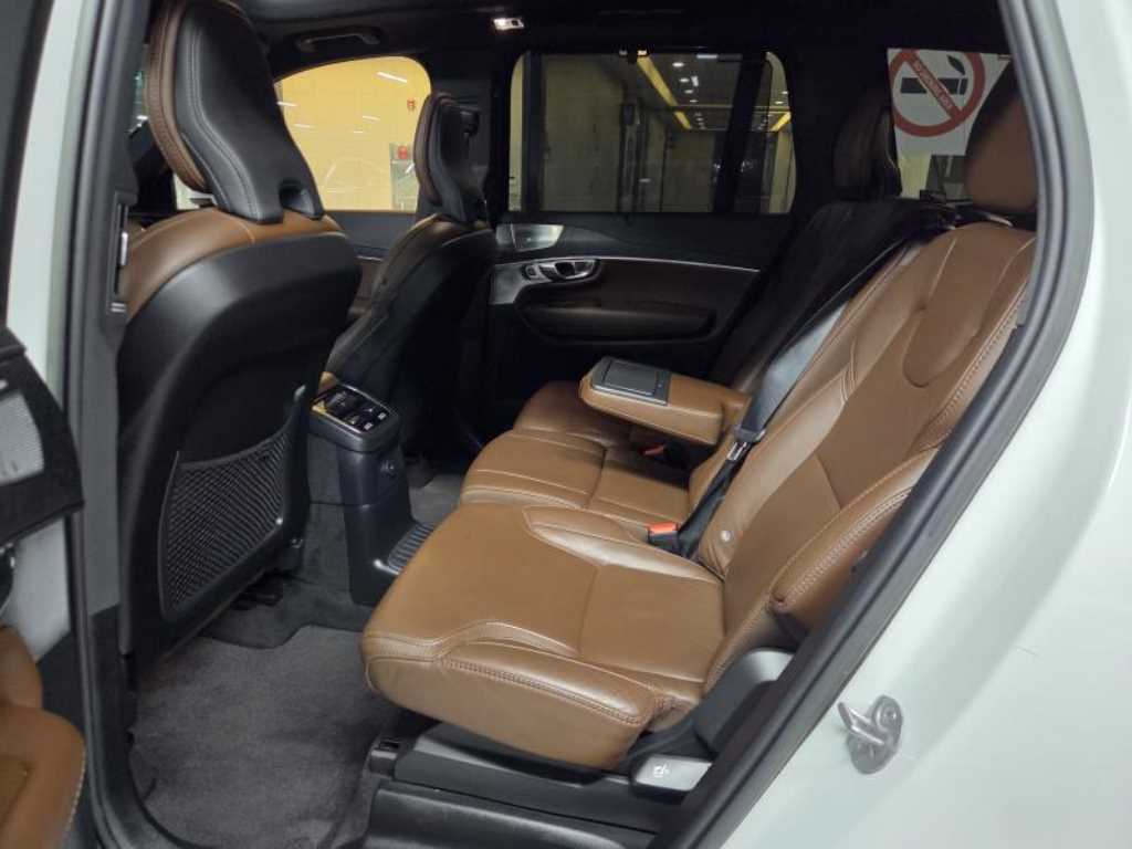 Volvo XC90 — photo 10