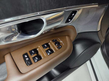 Volvo XC90 — photo 12