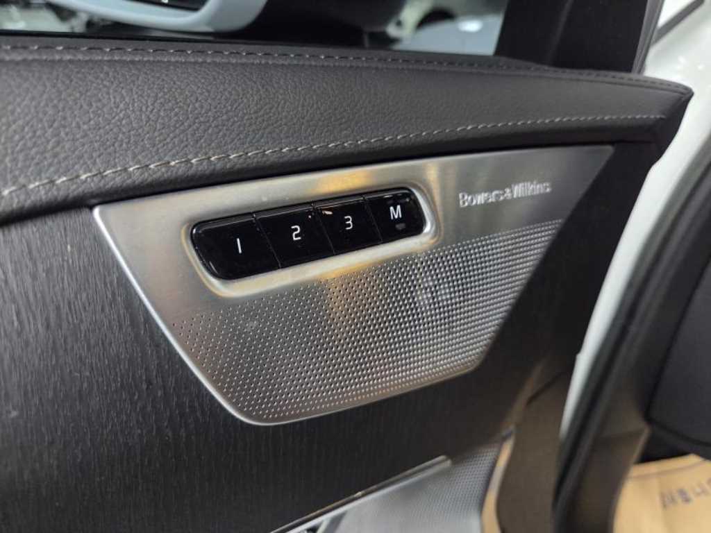 Volvo XC90 — photo 13