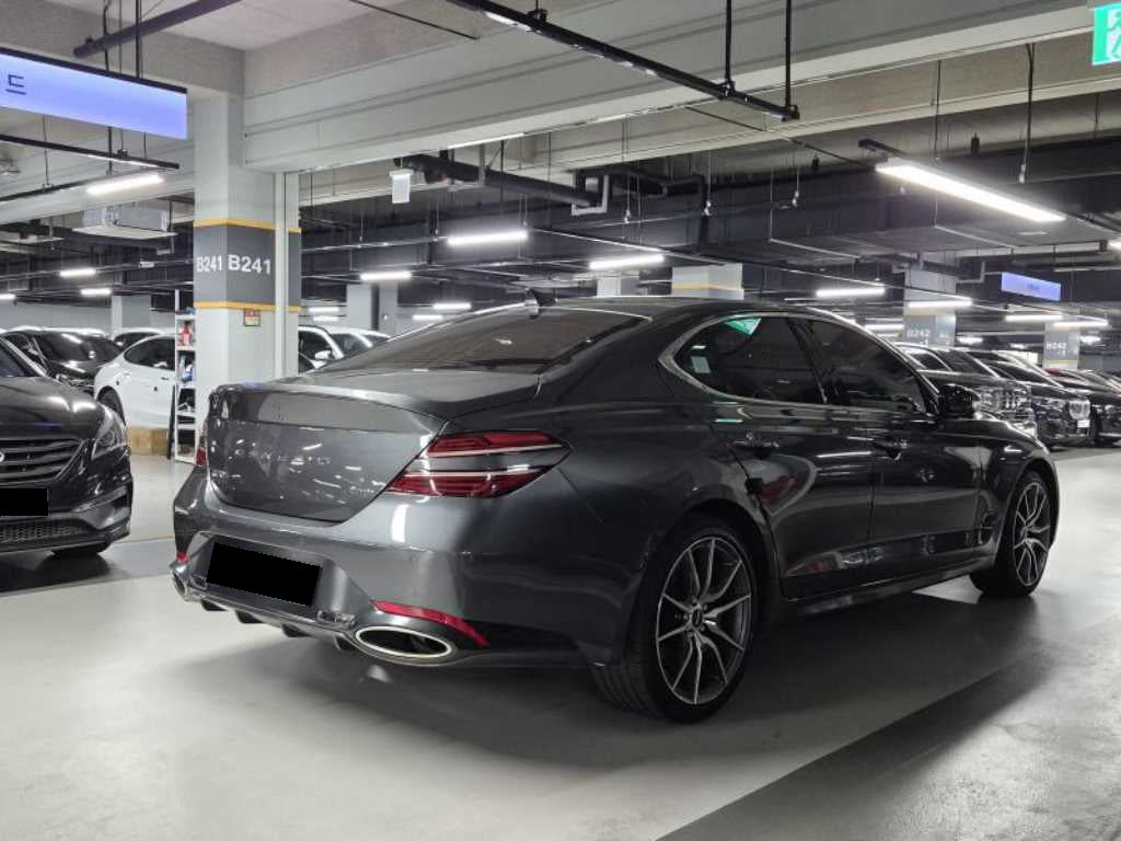 Genesis G70 — photo 03