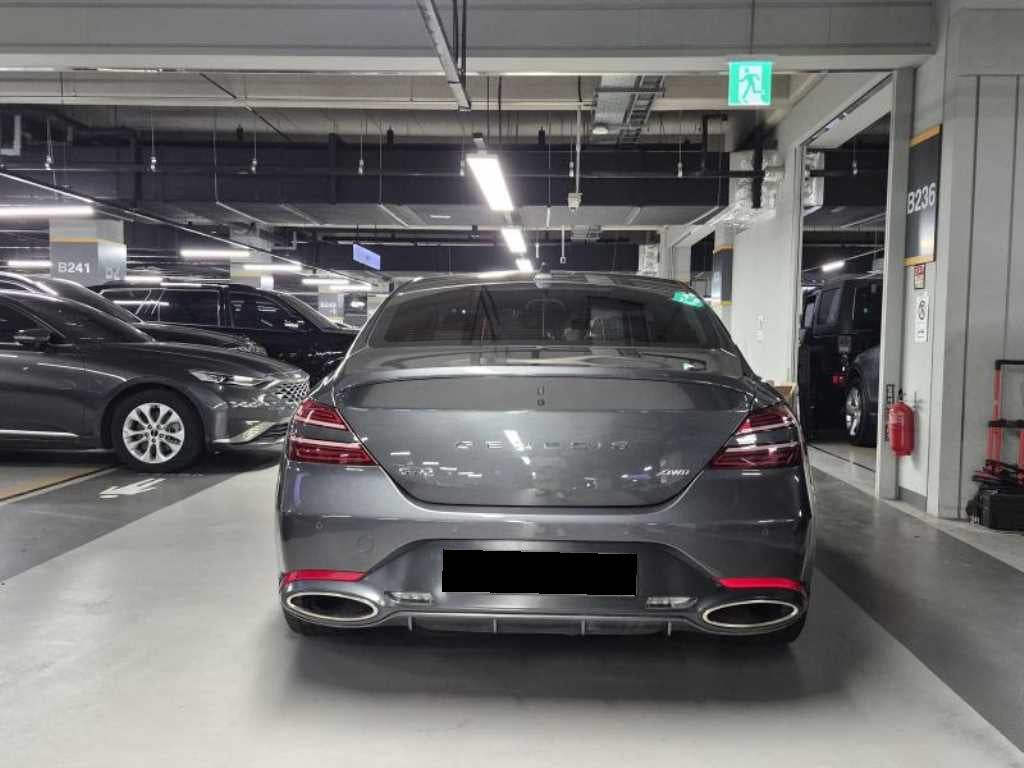 Genesis G70 — photo 04