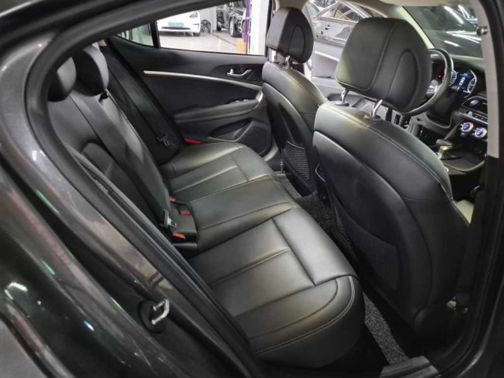 Genesis G70 — photo 11