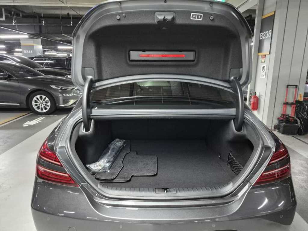 Genesis G70 — photo 20