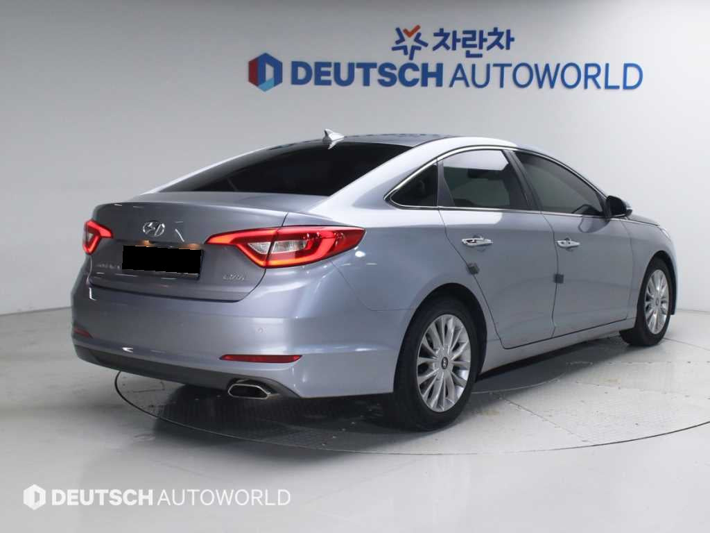 Hyundai Sonata — photo 02