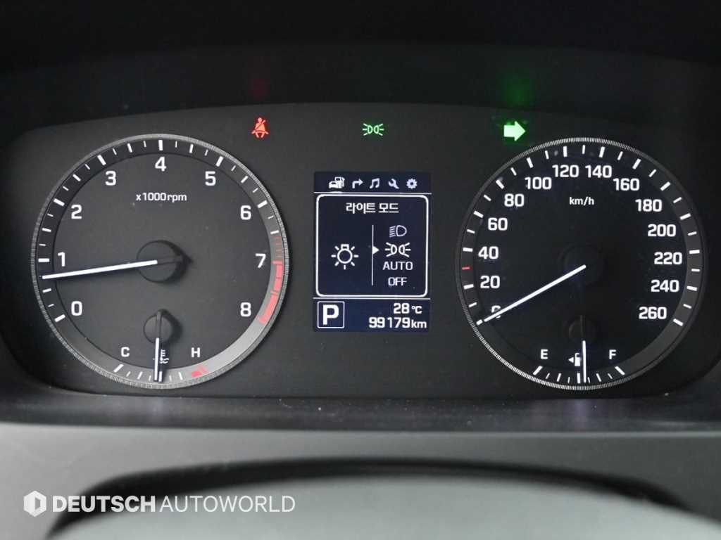 Hyundai Sonata — photo 08