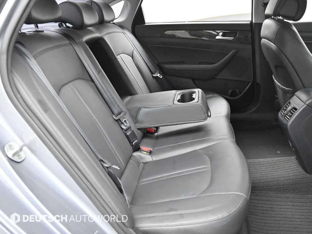Hyundai Sonata — photo 12