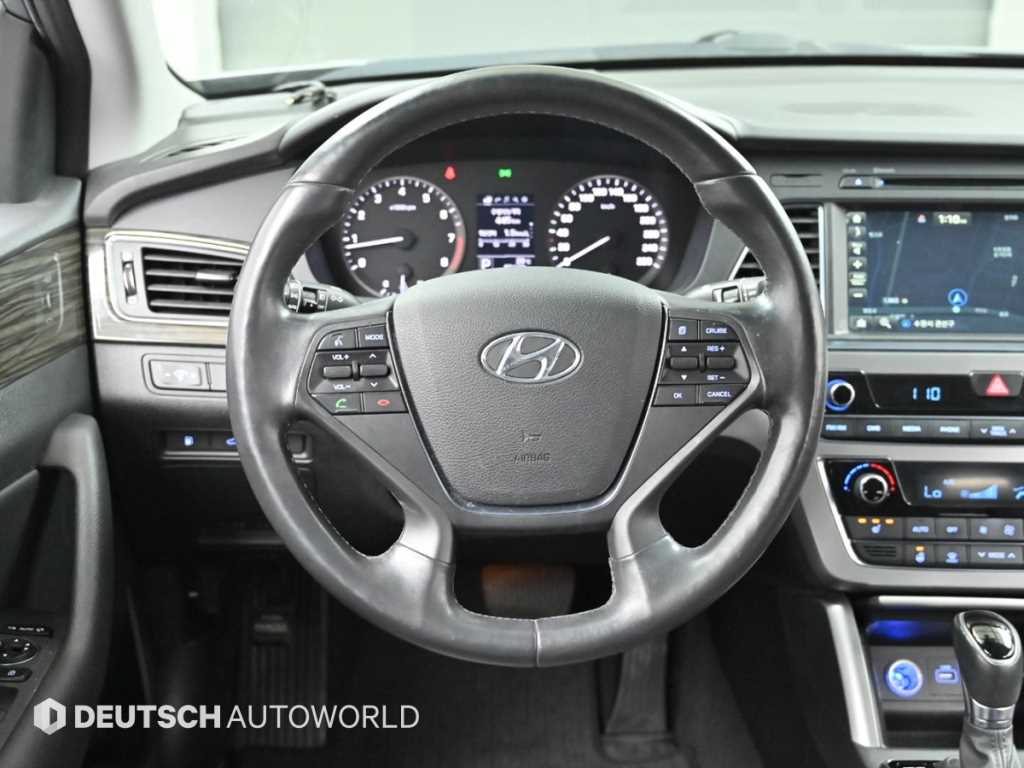 Hyundai Sonata — photo 13