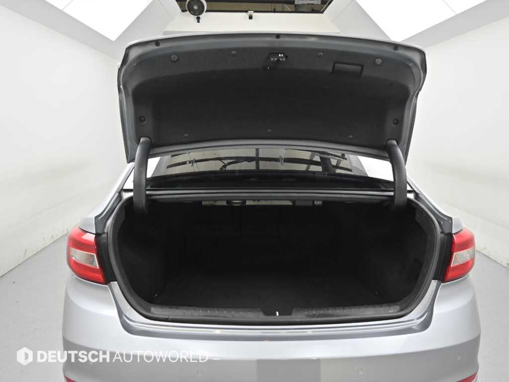 Hyundai Sonata — photo 19