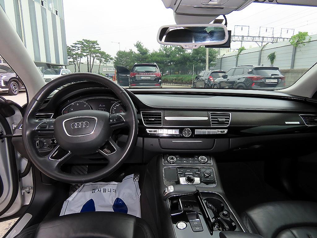Audi A8 — photo 07