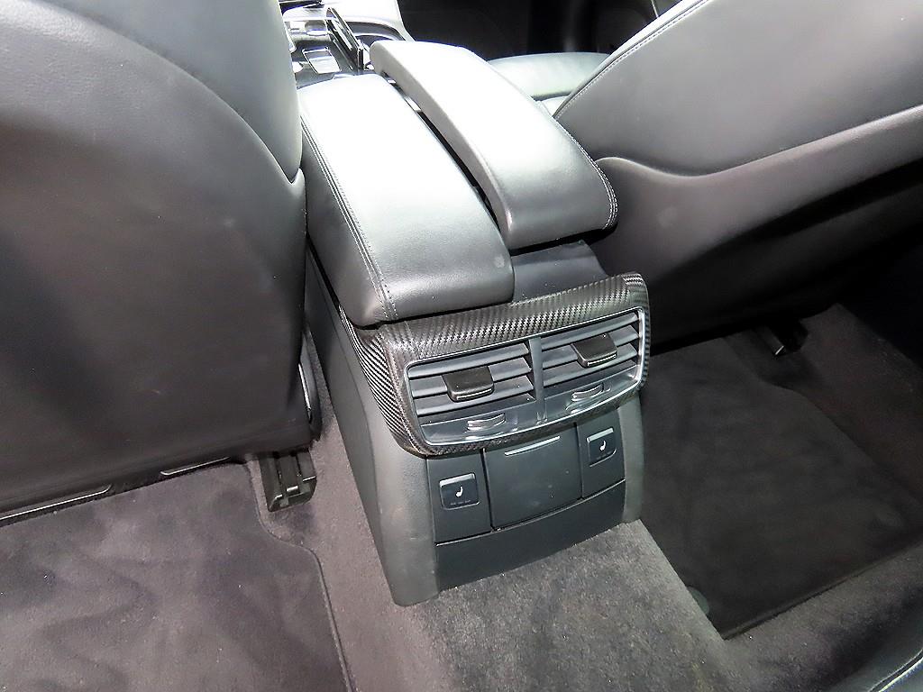 Audi A8 — photo 16