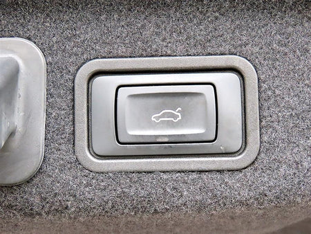 Audi A8 — photo 17