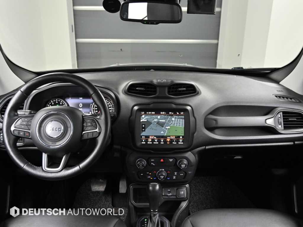 Jeep Renegade — photo 07