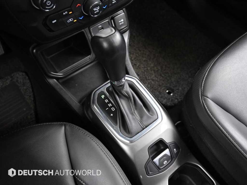 Jeep Renegade — photo 09