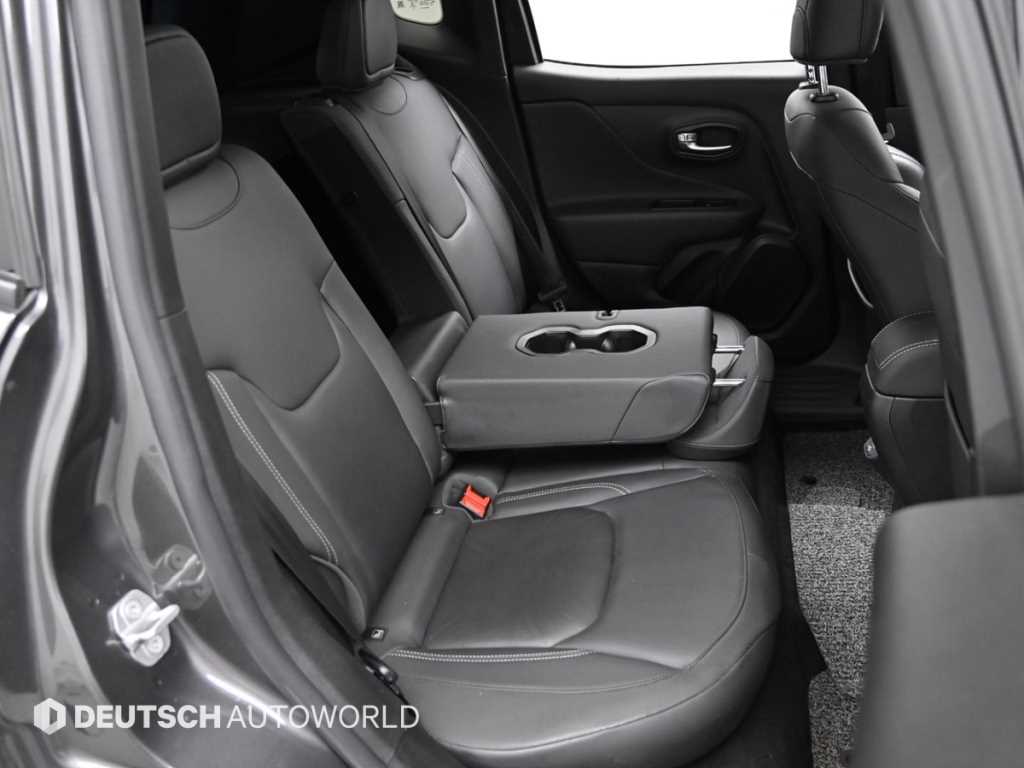 Jeep Renegade — photo 12