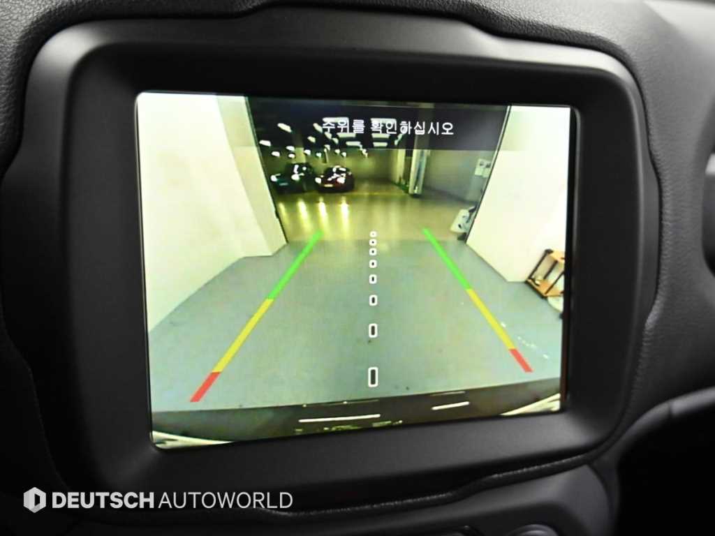 Jeep Renegade — photo 15