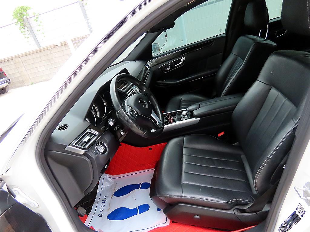 Mercedes-Benz E-Class — photo 05