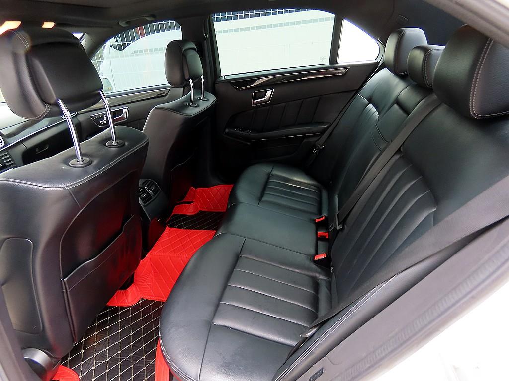 Mercedes-Benz E-Class — photo 06