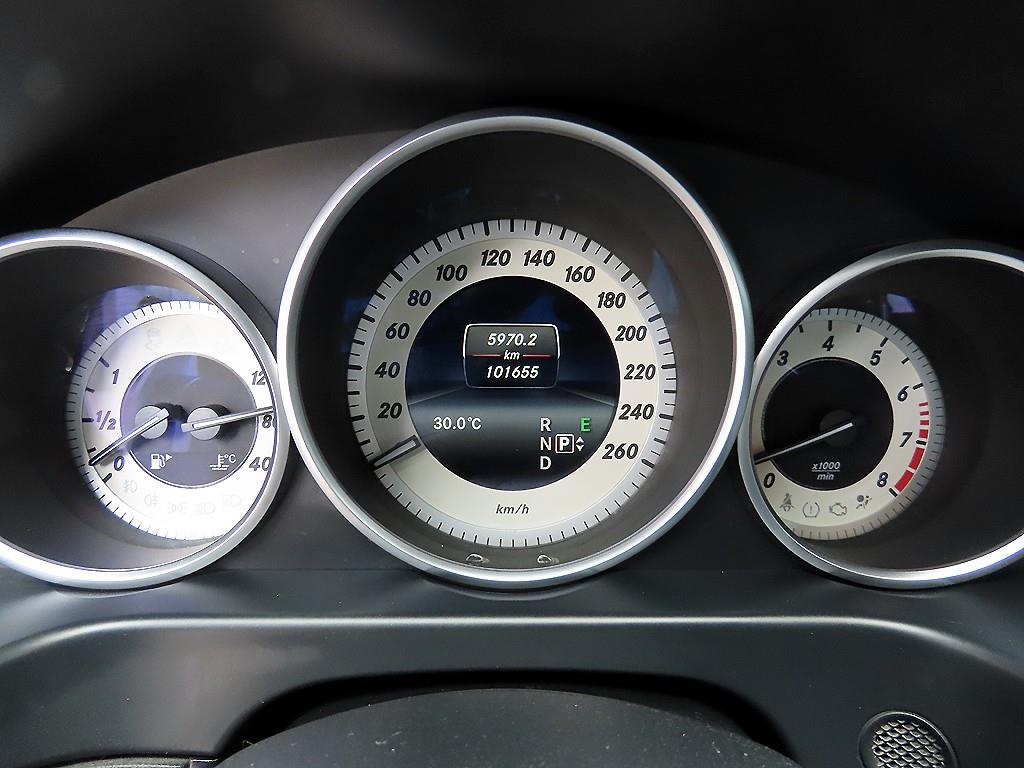 Mercedes-Benz E-Class — photo 09