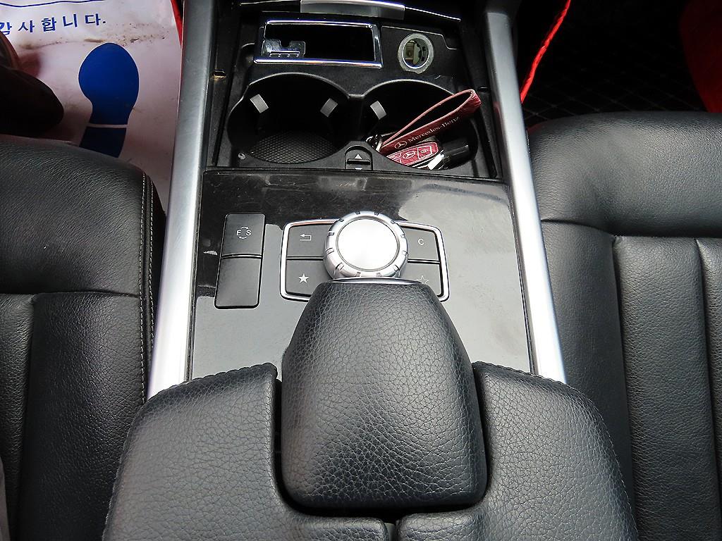 Mercedes-Benz E-Class — photo 13