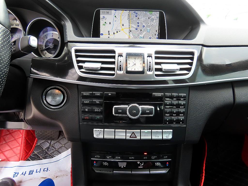 Mercedes-Benz E-Class — photo 14