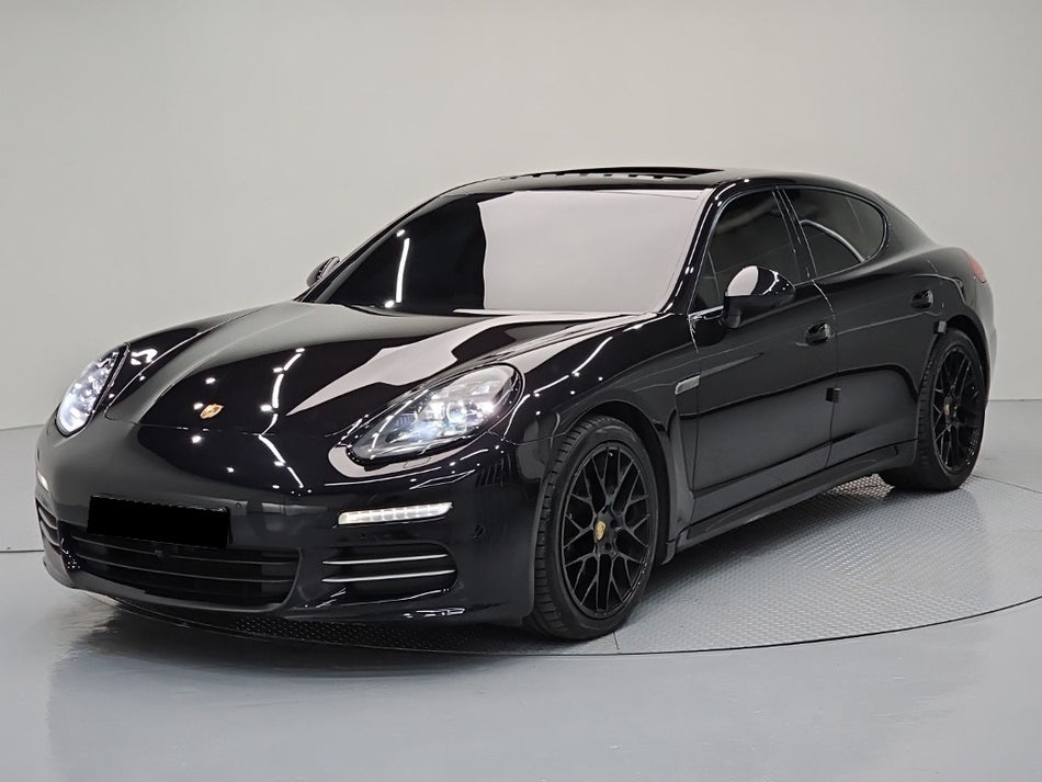 Porsche Panamera — photo 01