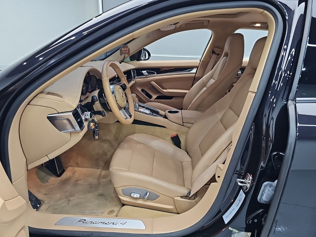 Porsche Panamera — photo 11