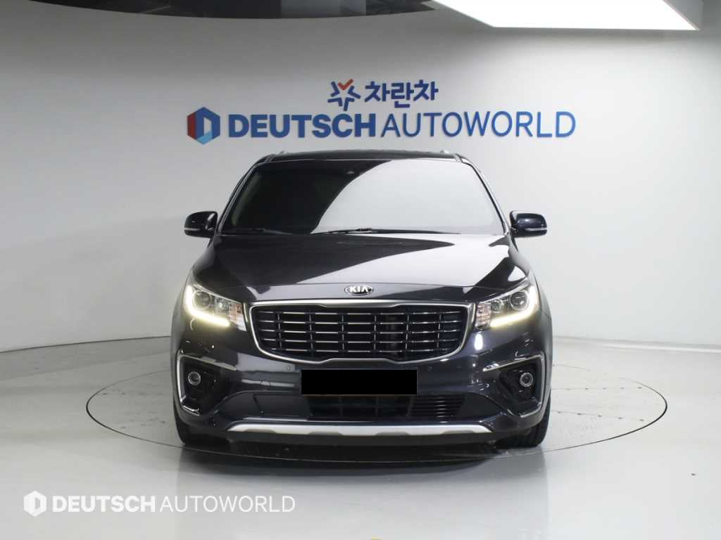 Kia Carnival — photo 03