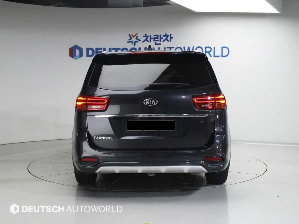 Kia Carnival — photo 04