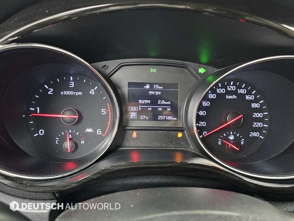 Kia Carnival — photo 08