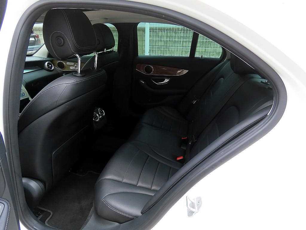Mercedes-Benz C-Class — photo 06